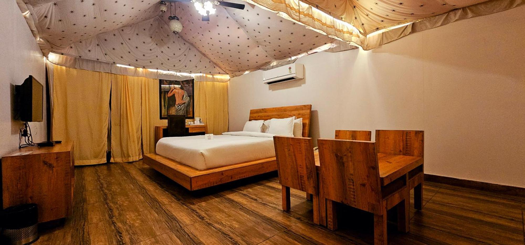 Jhansi Hotel Exterior photo